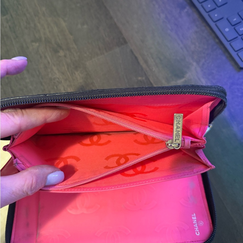Chanel Cambon Black Wallet - Picture 6 of 9